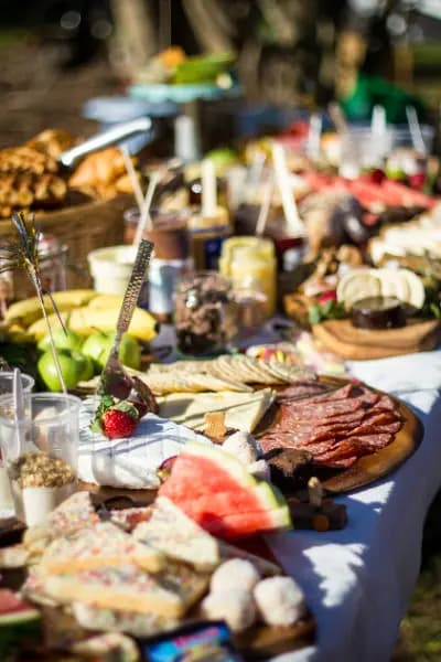 Shared dining tafel